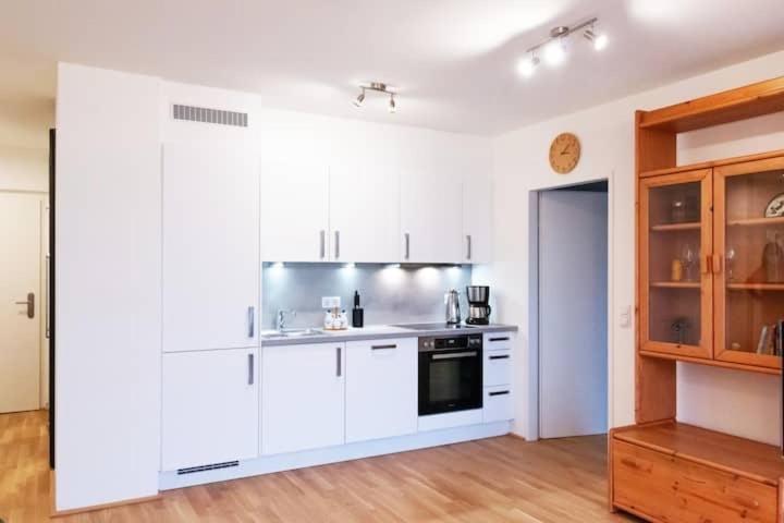 New, Quiet Flat Next To U1, Vic, Shopping Mall,... Вена Экстерьер фото